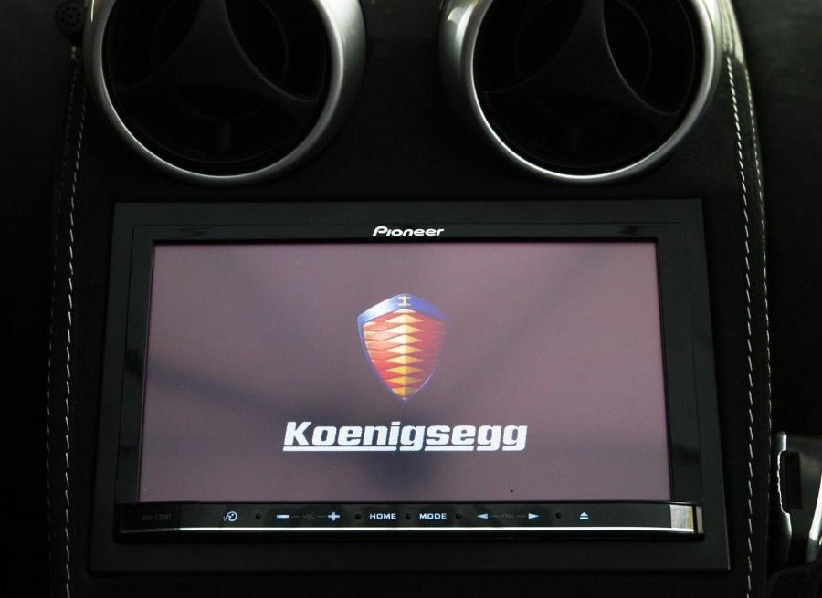 Детали интерьера Koenigsegg CCR Evo 817 by Edo Competition (7014) 2011 года  (фото 12 из 42)